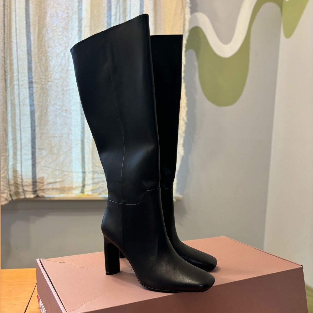 Elegant Black Knee-High Women's Boots